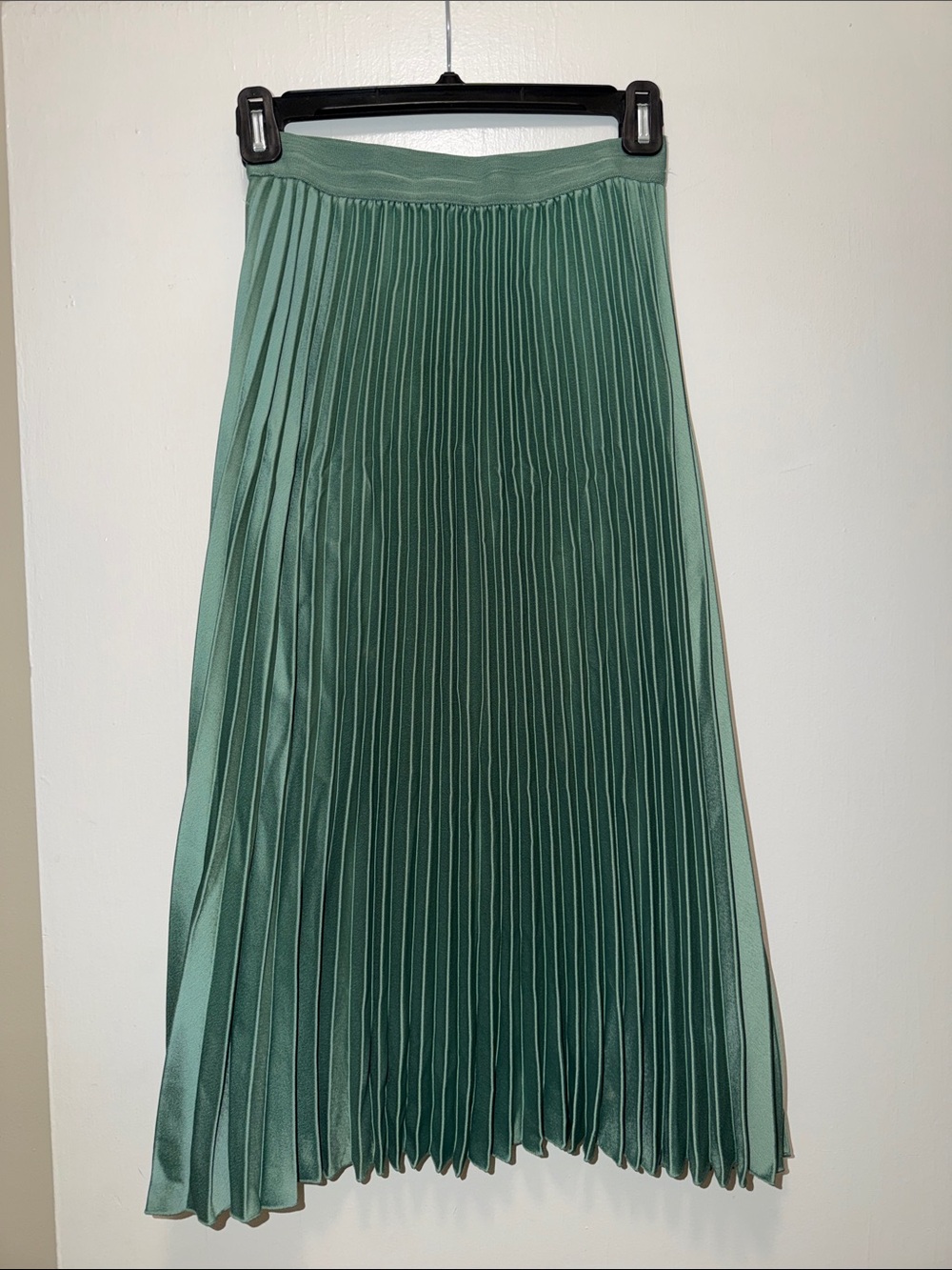 H&M Sage Green Pleated Midi Skirt